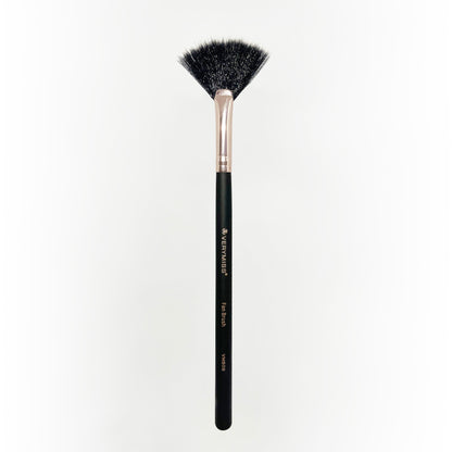 VMMB08 Fan Makeup Brush (L)