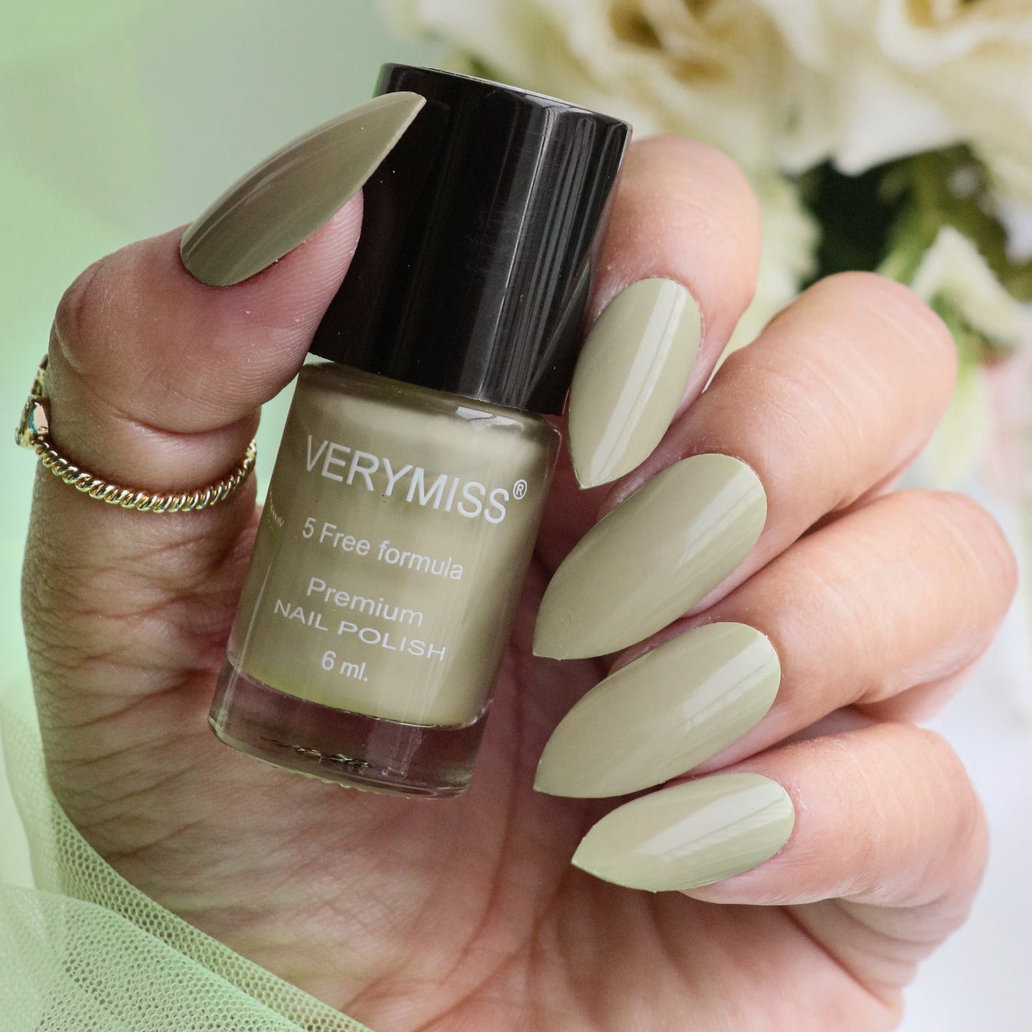 Premium Classic Nail Polish - 262 Delicacy